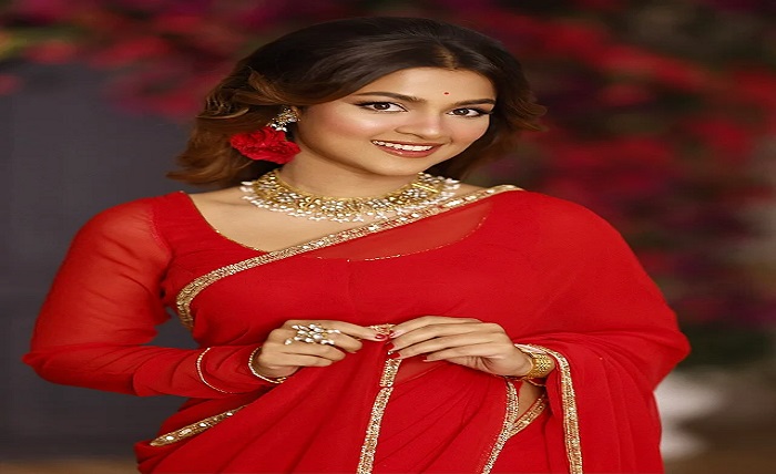 লাল শাড়ি পড়া প্রোফাইল পিক
